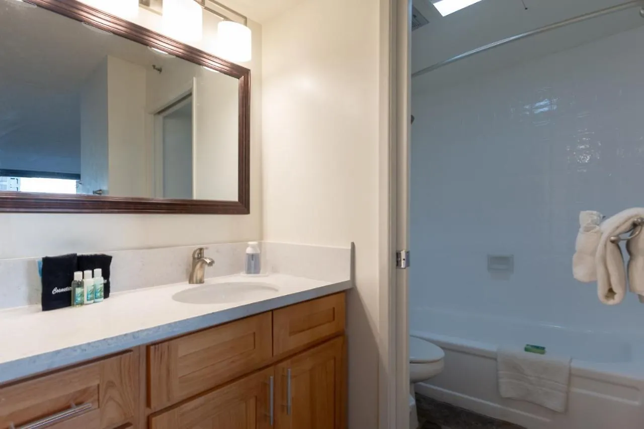 아파트 Updated Waikiki Condo With Mountain Views - 22Nd Floor, Free Parking & Wifi Condo 호놀룰루